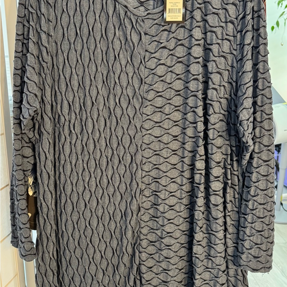 Avenue Blue Textured Long Sleeve Tunic